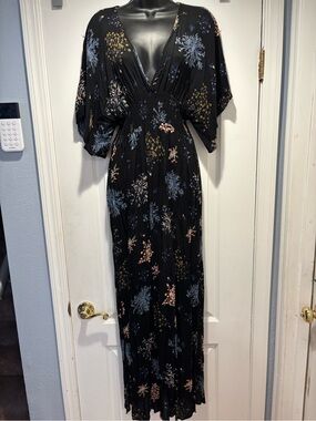 lovestitch Black Floral Deep V-Neck Maxi Dress with Floral Accents Boho size S/M